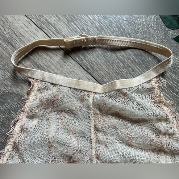 Youmita stretch Lace backless halter bra. Sz L - Picture 2 of 6